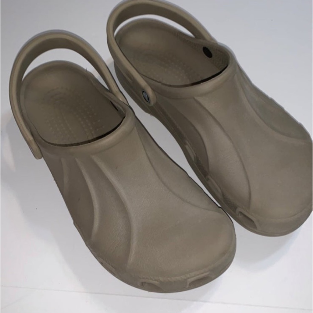 Men’s Crocs, 12